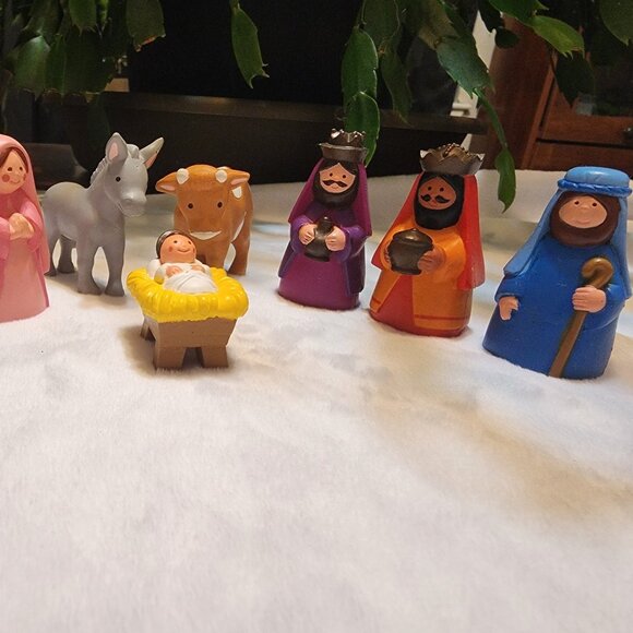 Vintage Fisher Price Nativity Figures - Picture 2 of 2